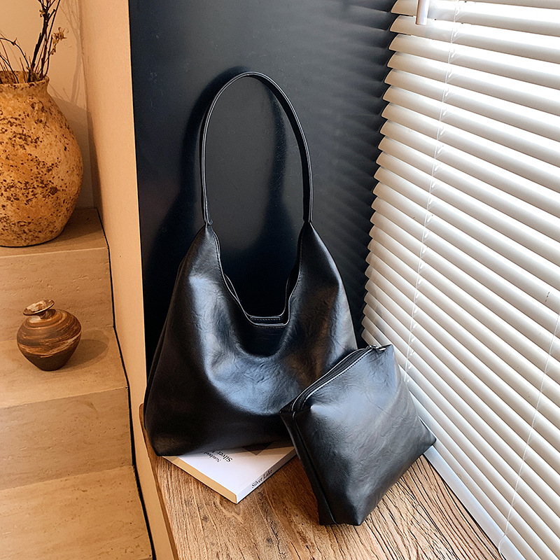 Women Bags 2026 Trends - Tas Bahu Wanita Besar Sederhana Retro